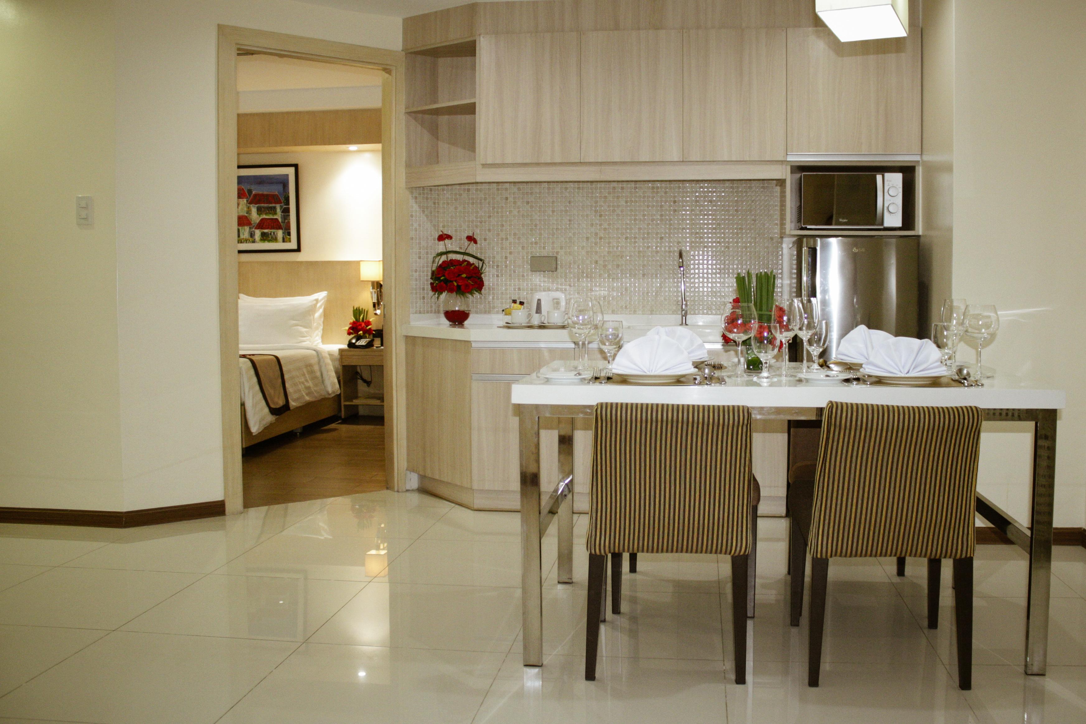 Golden Prince Hotel & Suites Себу Экстерьер фото