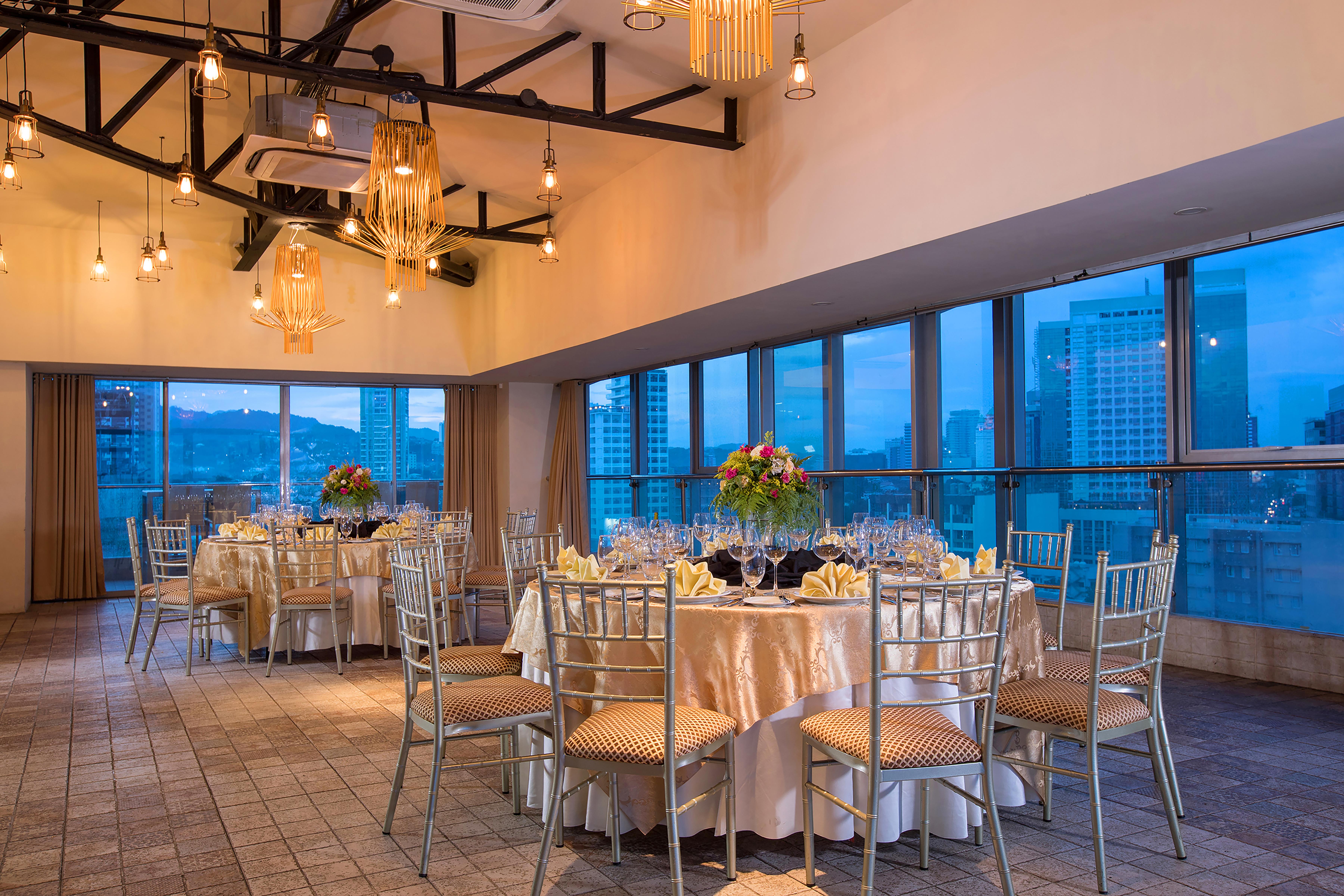 Golden Prince Hotel & Suites Себу Экстерьер фото